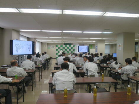 全体会議が行われました！